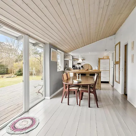 2 Bedroom Stunning In Hébergement de vacances Vejby